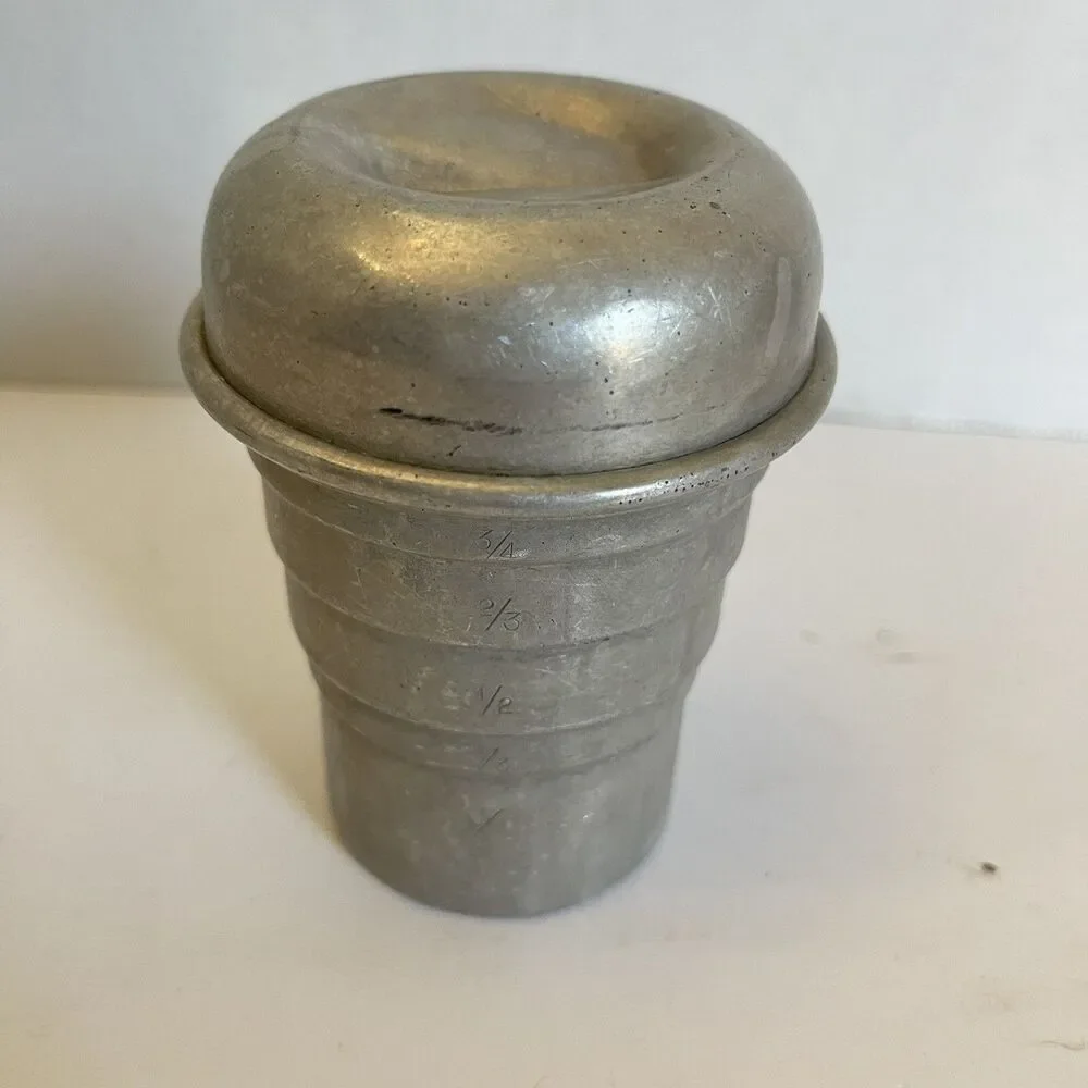 Vintage Swirl Mixer Aluminum 6 Line I Cup Measuring Cup Lidded Shaker Vtg